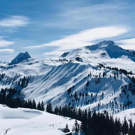 Lovely In With Mountain View *