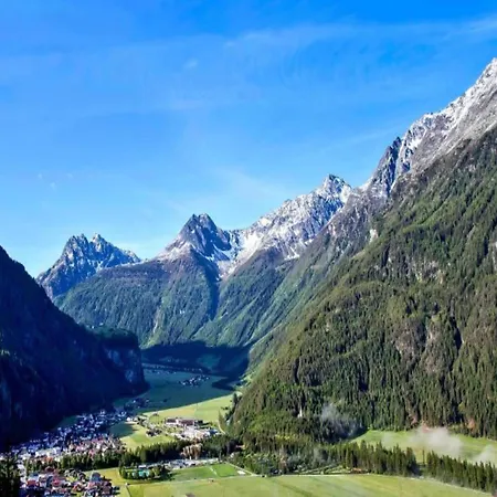 Lovely In With Mountain View 아파트